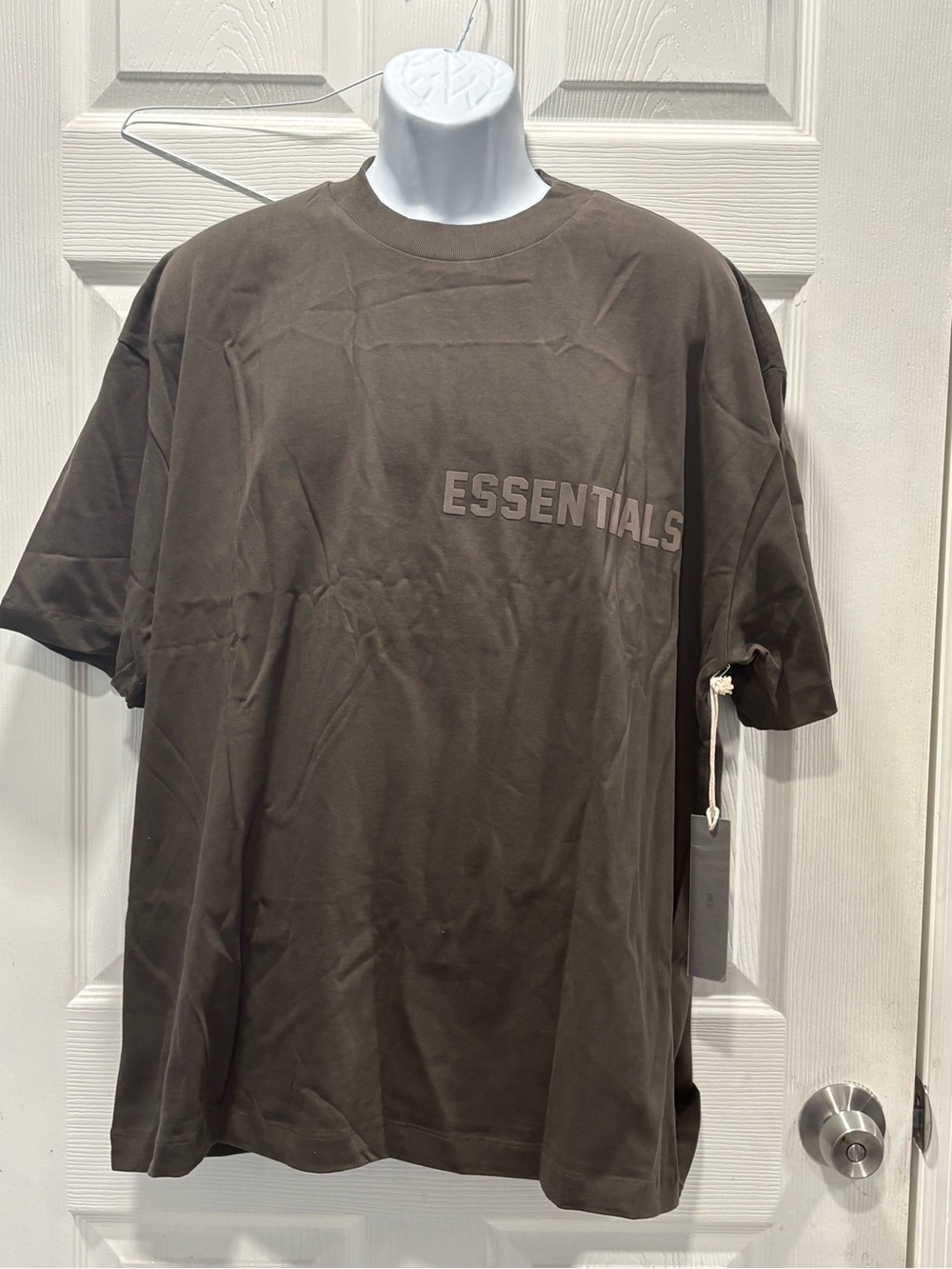 ESSENTIALS Men's Crewneck T-Shirt in off black XL. POT-2/19